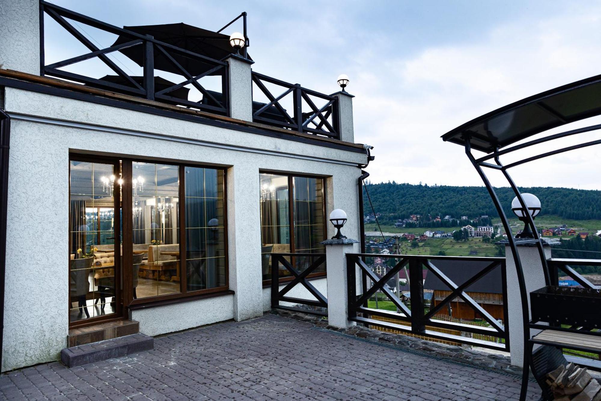 Svoi Hotel Poljanicja Kültér fotó