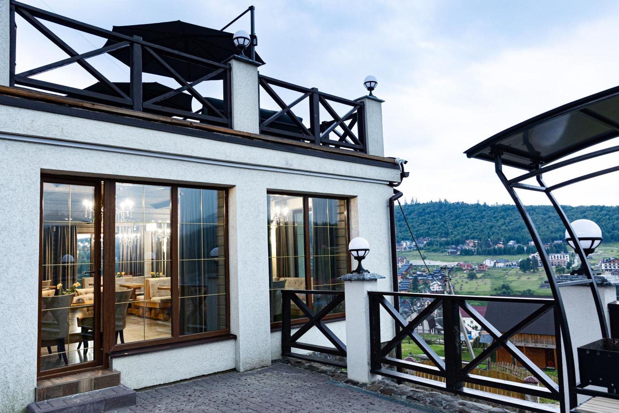 Svoi Hotel Poljanicja Kültér fotó