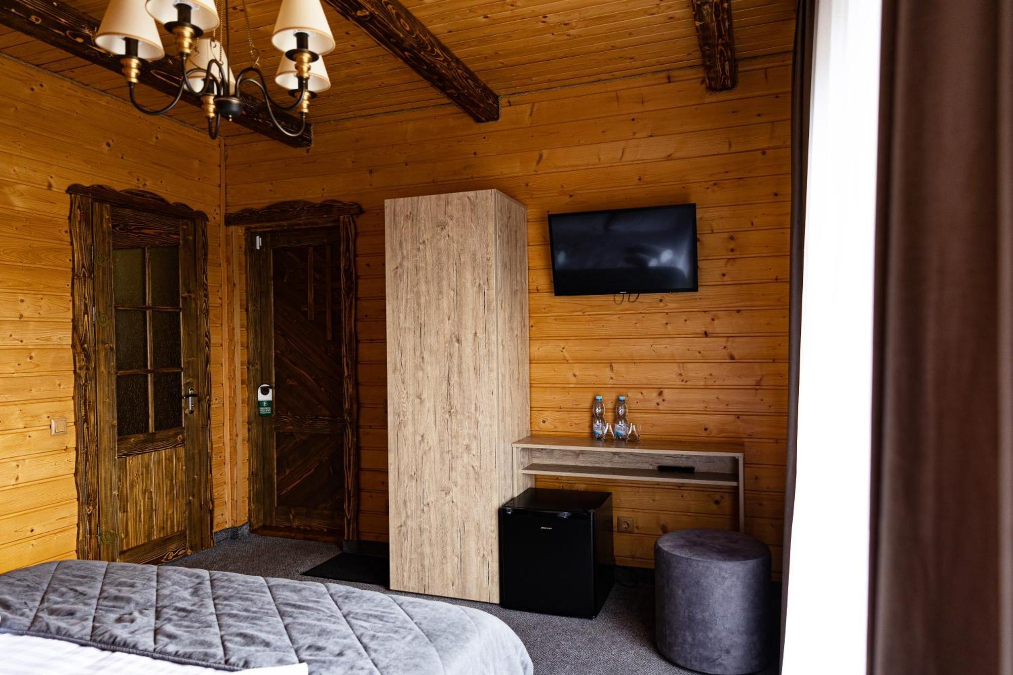 Svoi Hotel Poljanicja Kültér fotó
