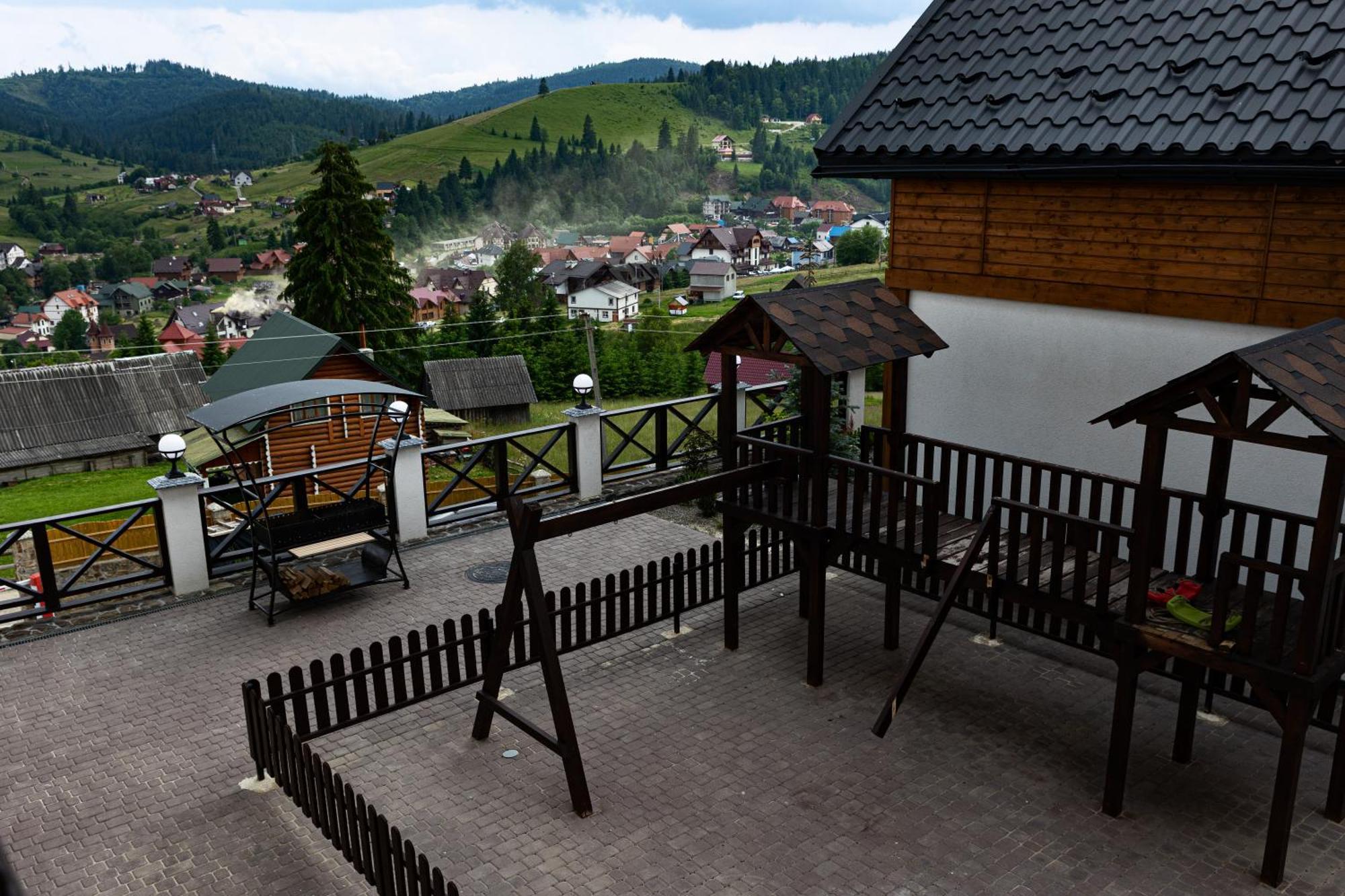 Svoi Hotel Poljanicja Kültér fotó