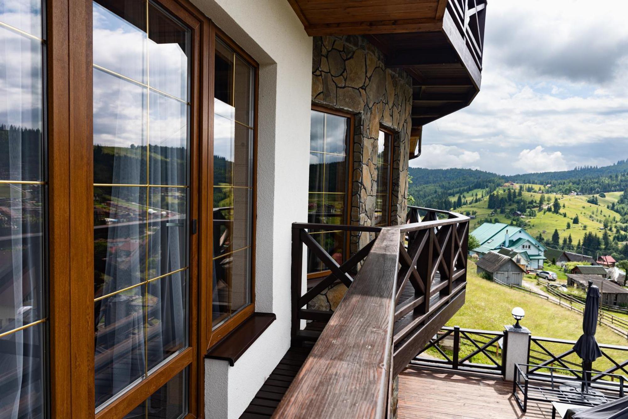 Svoi Hotel Poljanicja Kültér fotó