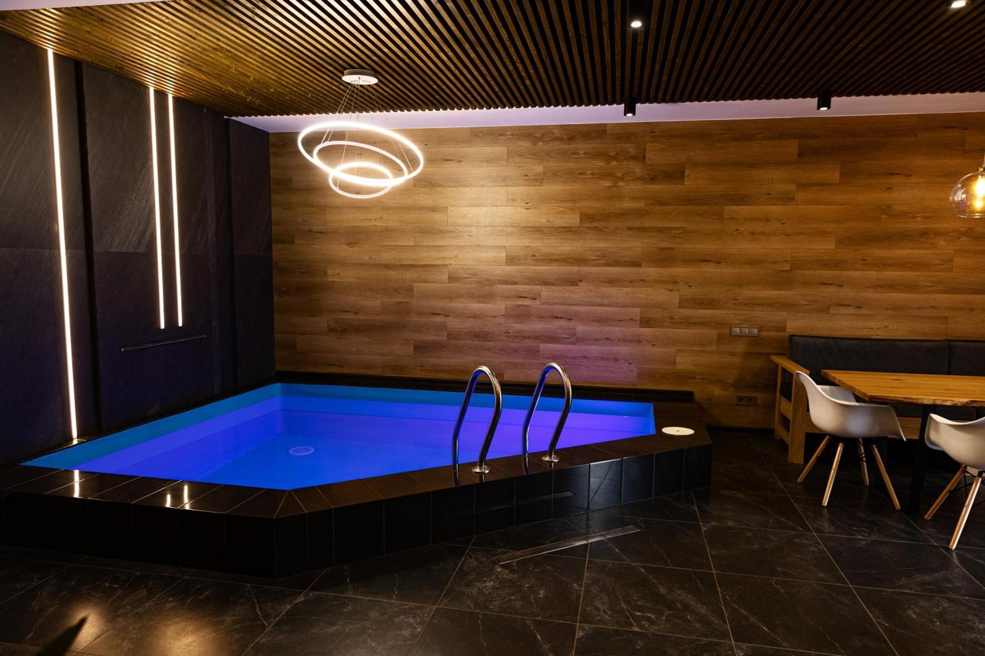 Svoi Hotel Poljanicja Kültér fotó