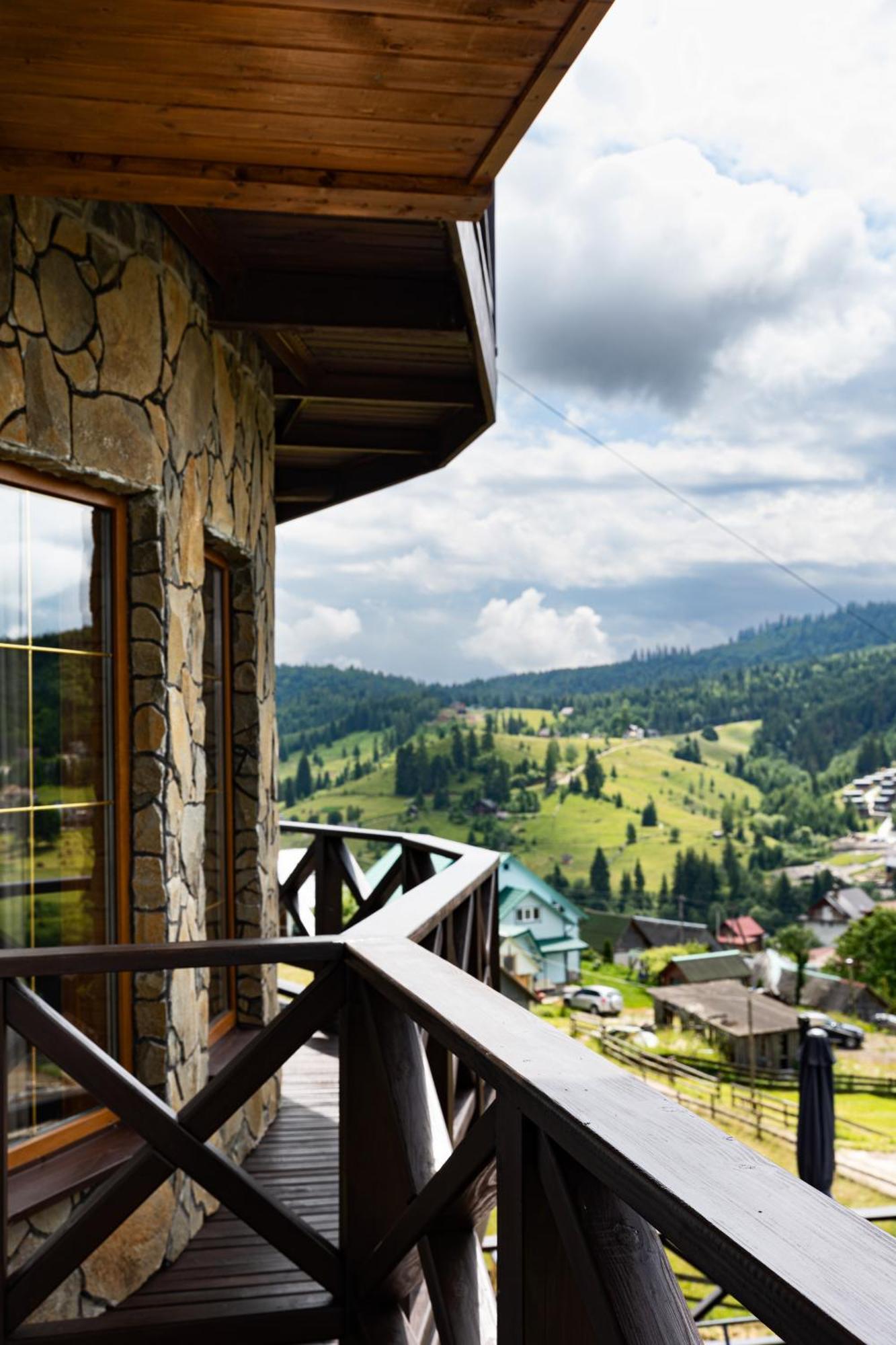 Svoi Hotel Poljanicja Kültér fotó