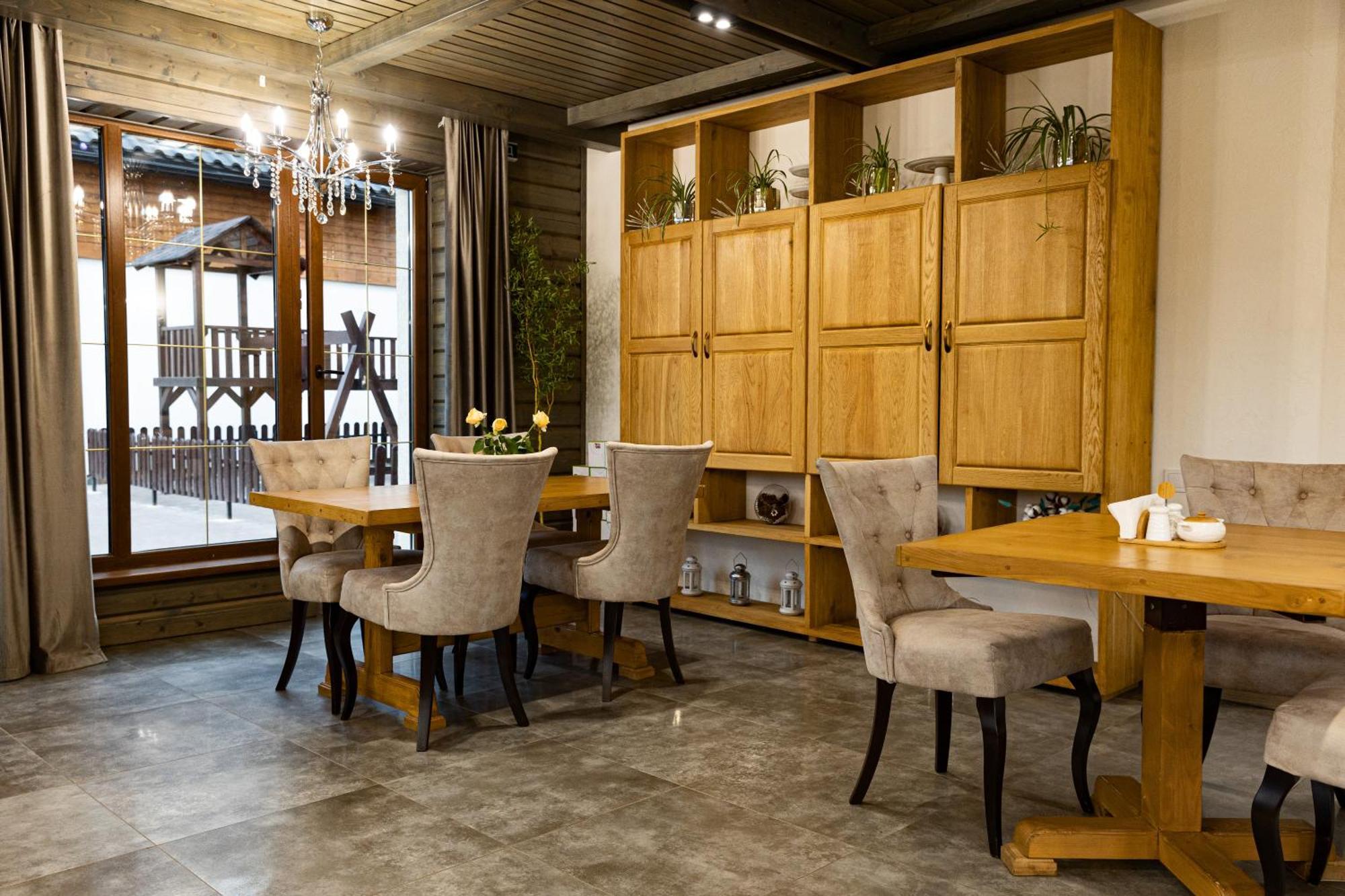 Svoi Hotel Poljanicja Kültér fotó