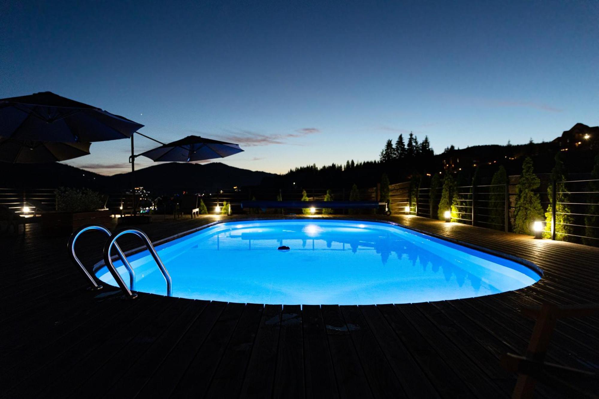 Svoi Hotel Poljanicja Kültér fotó