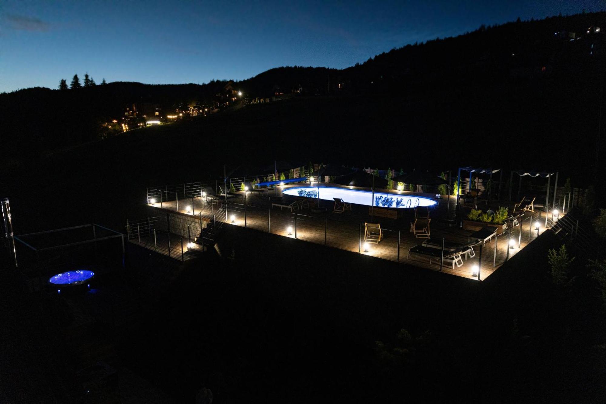 Svoi Hotel Poljanicja Kültér fotó
