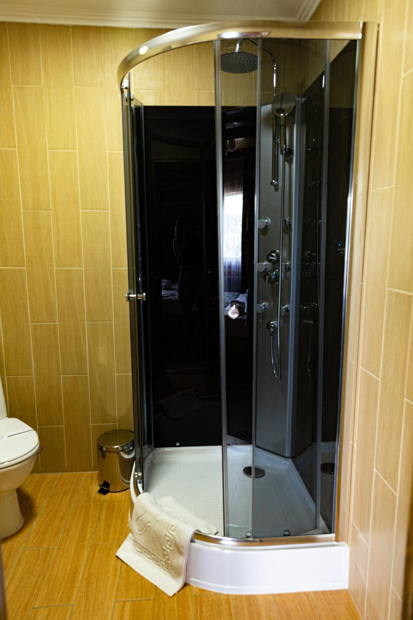 Svoi Hotel Poljanicja Kültér fotó